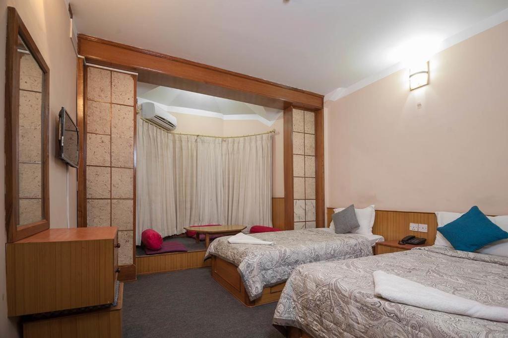Hotel Candle Inn Похара Екстериор снимка