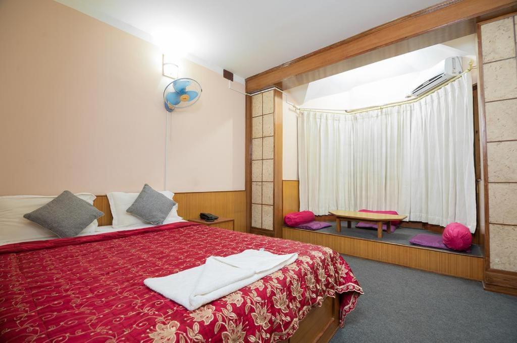 Hotel Candle Inn Похара Екстериор снимка